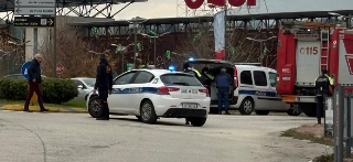 Ascoli Piceno - Carambola davanti al centro commerciale, tre feriti gravi